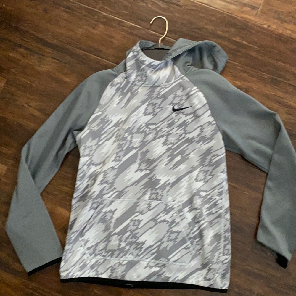 Nike hoodie youth XL